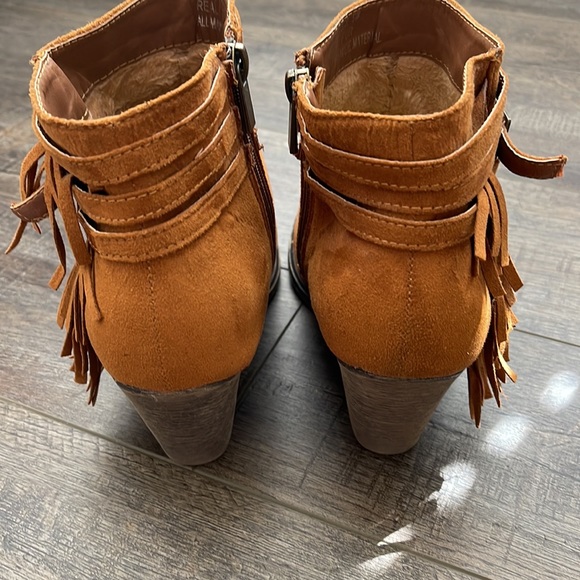 Dollhouse fringe booties - Picture 5 of 6